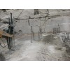 液压劈山机是石材矿山施工中的有力助手