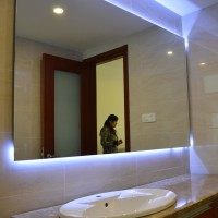 定制浴室防雾镜智能LED浴室镜酒店智能卫浴灯镜（招代理加盟）
