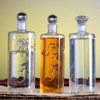 河北玻璃白酒瓶定制厂家生产异形玻璃酒瓶